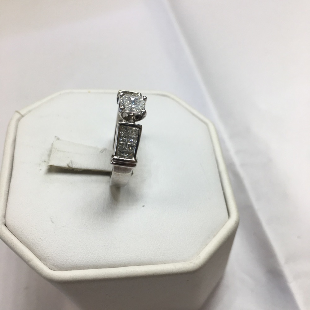 18K white gold diamonds engagement ring - Picture 2 of 5